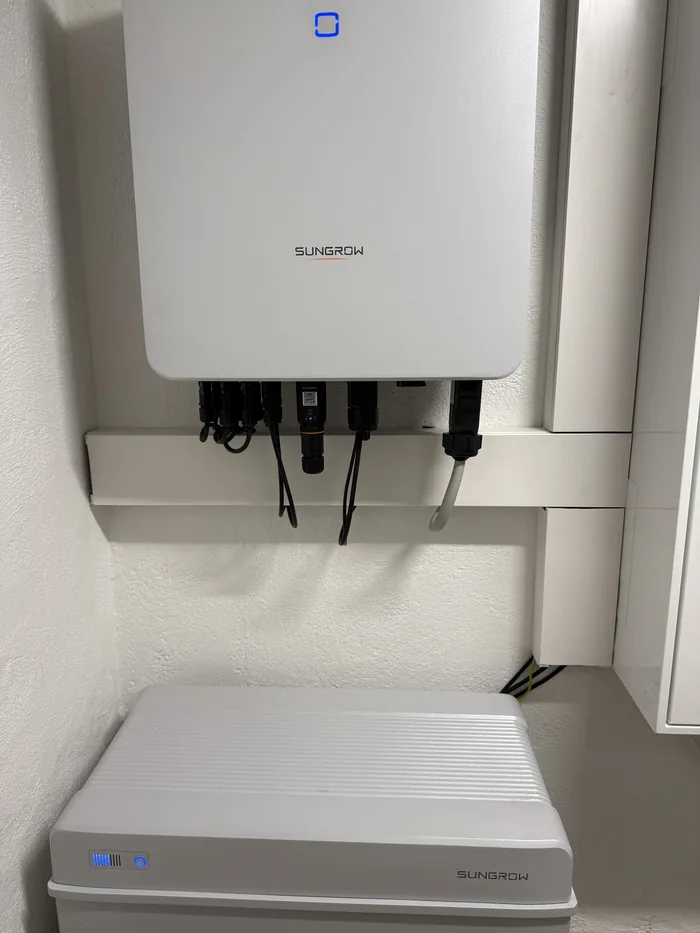 Sungrow-Wechselrichter und Batteriespeicher aus der Nähe